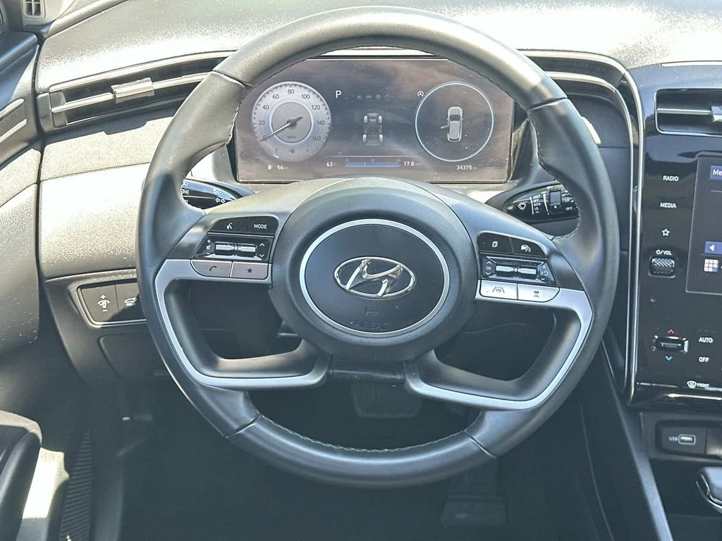 Used 2023 White Hyundai SEL image 21
