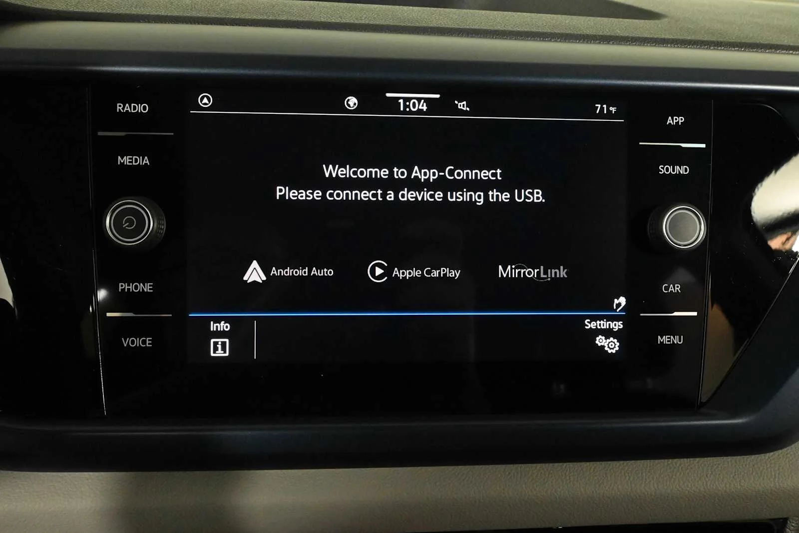 Certified Used 2023 Dusk Blue Metallic Volkswagen SE image 7