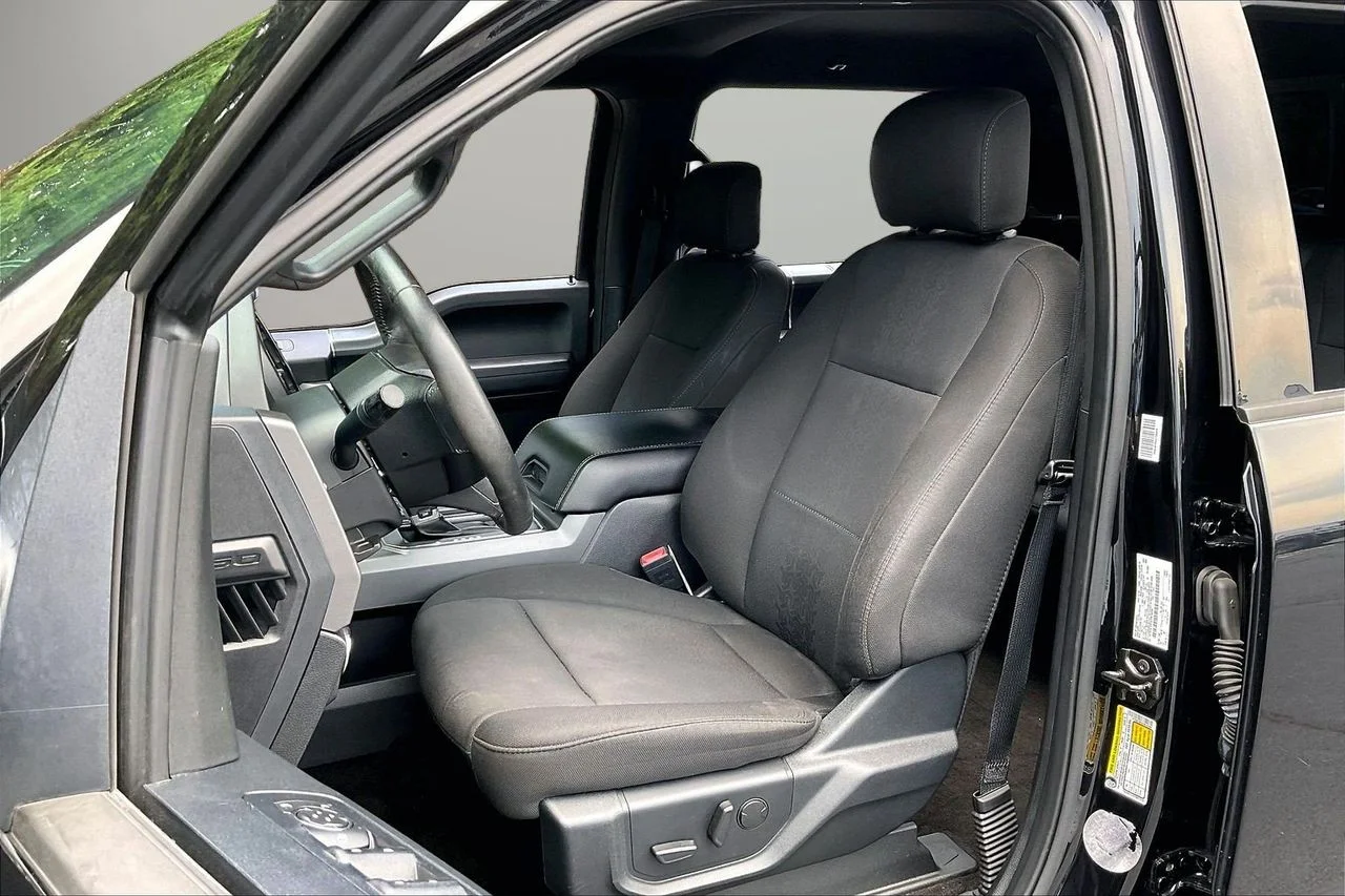 Used 2020 Black Ford XLT image 20