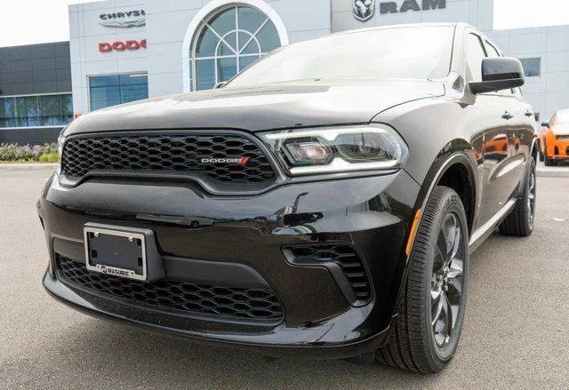 New 2026 Diamond Black Clear-Coat Exterior Paint Dodge GT image 2