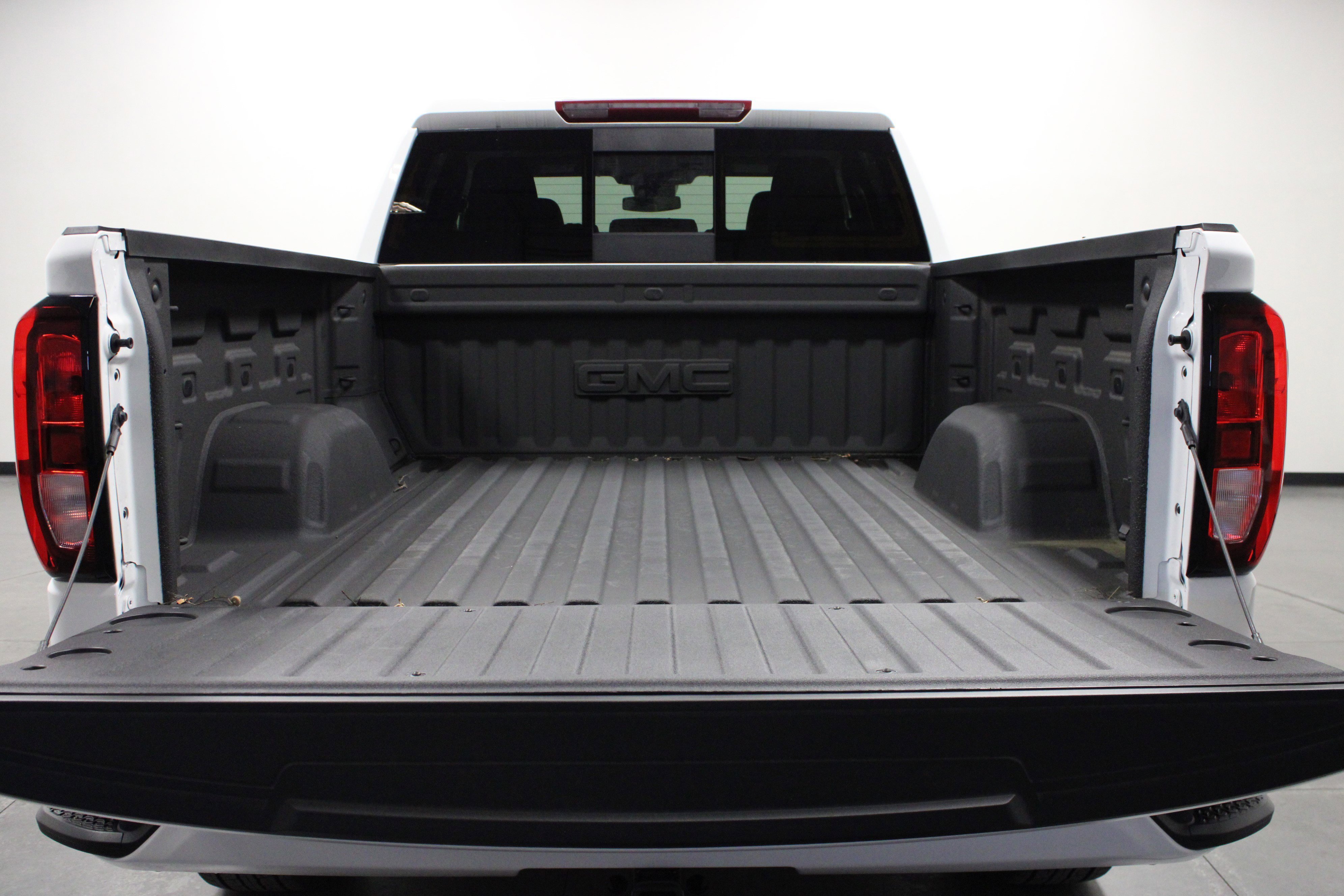 2025 GMC Sierra 1500 Elevation - Photo 13