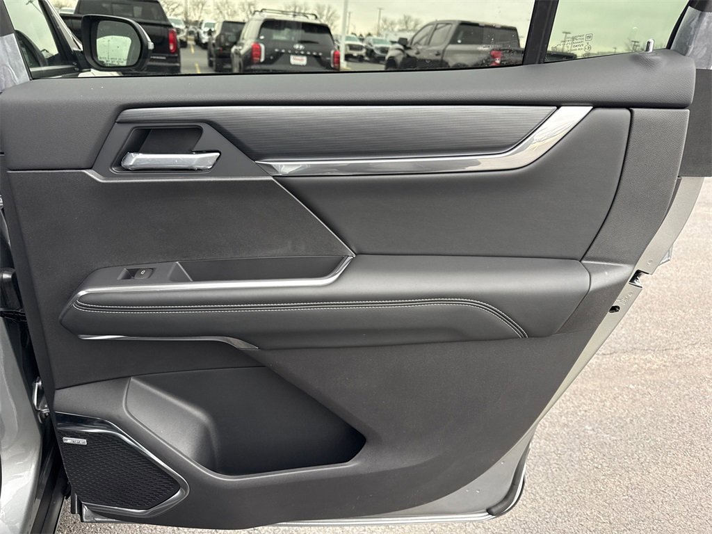 2026 GMC ACADIA - Image 35