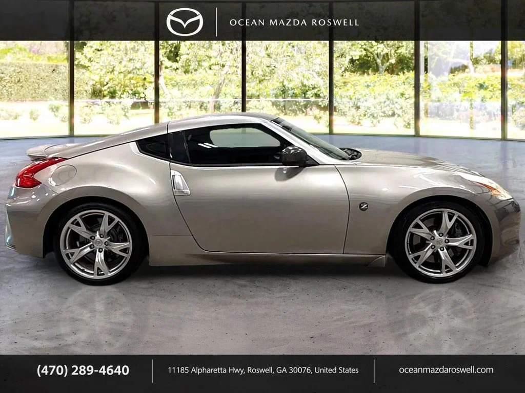 Used 2009 Gray Nissan Touring image 4