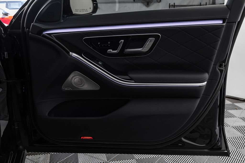Used 2022 Black Mercedes-Benz S 580 image 37