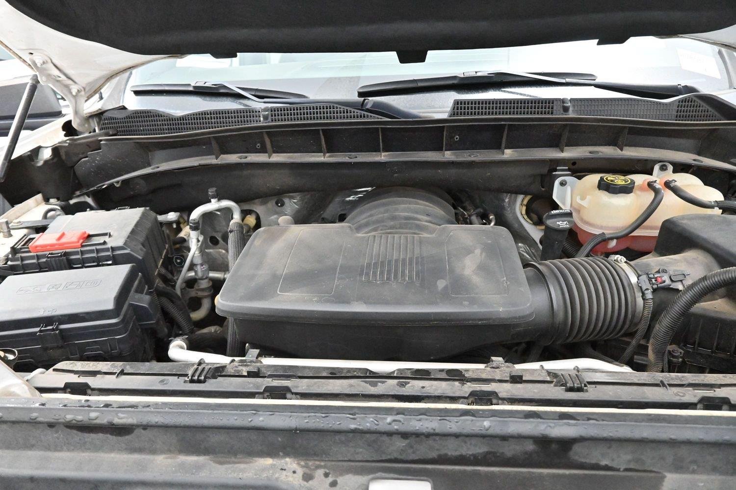 Used 2020 White Frost Tricoat GMC Denali image 39