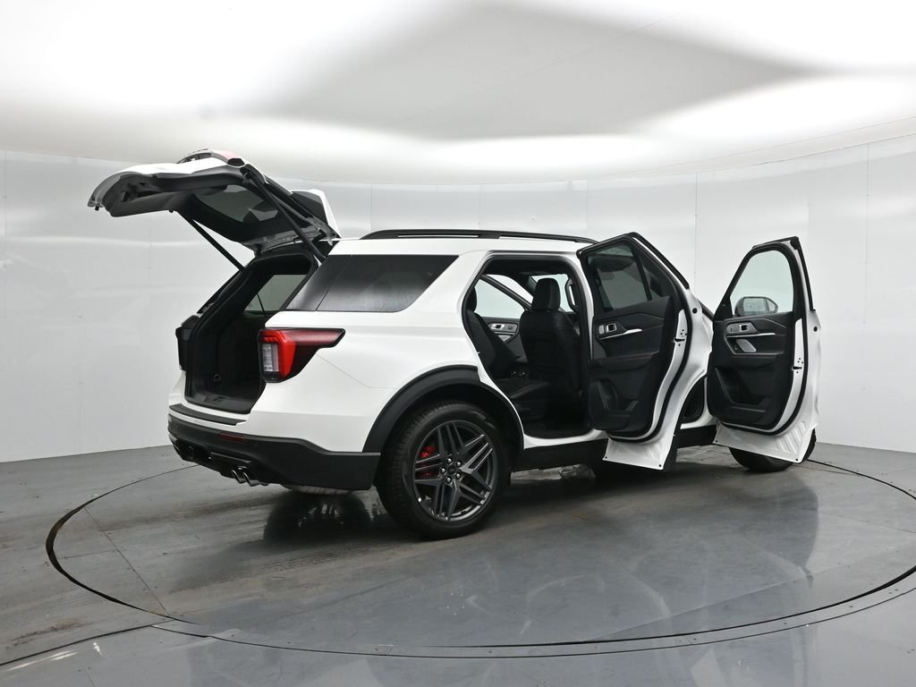 New 2026 Star White Metallic Tri-Coat Ford ST image 5
