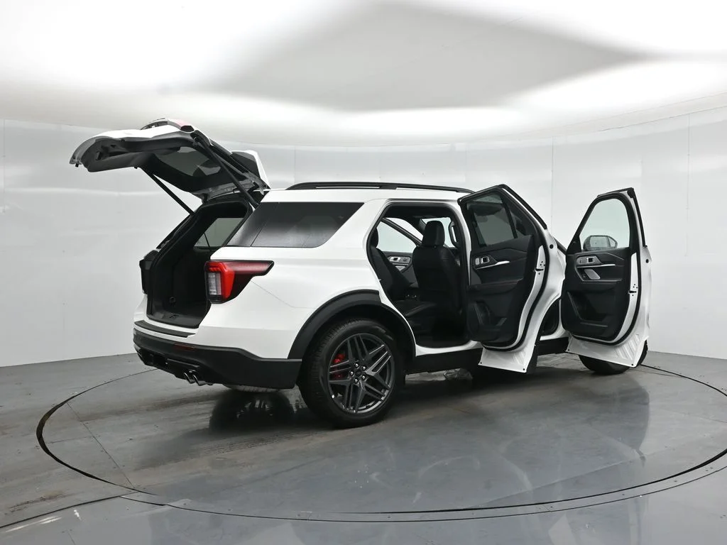 New 2026 Star White Metallic Tri-Coat Ford ST image 5