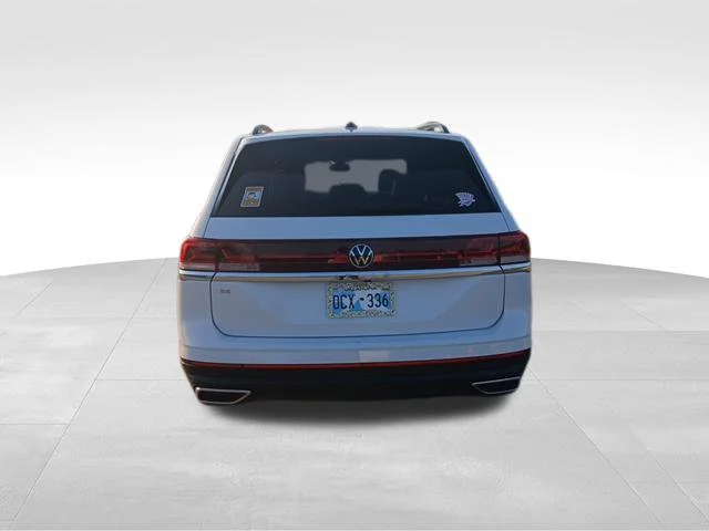 Used 2024 White Volkswagen 2.0T SE image 4
