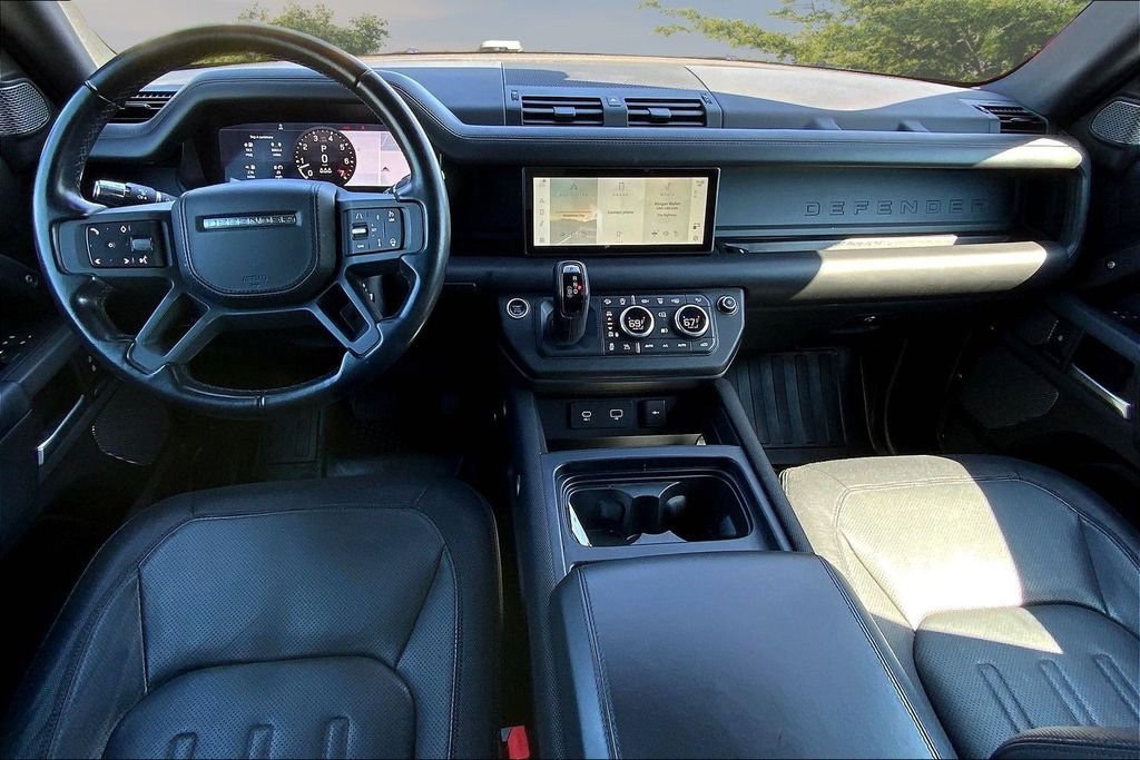 Used 2021 Gray Land Rover X-Dynamic HSE image 7