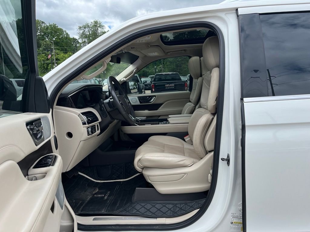 Used 2020 White Lincoln Reserve image 19