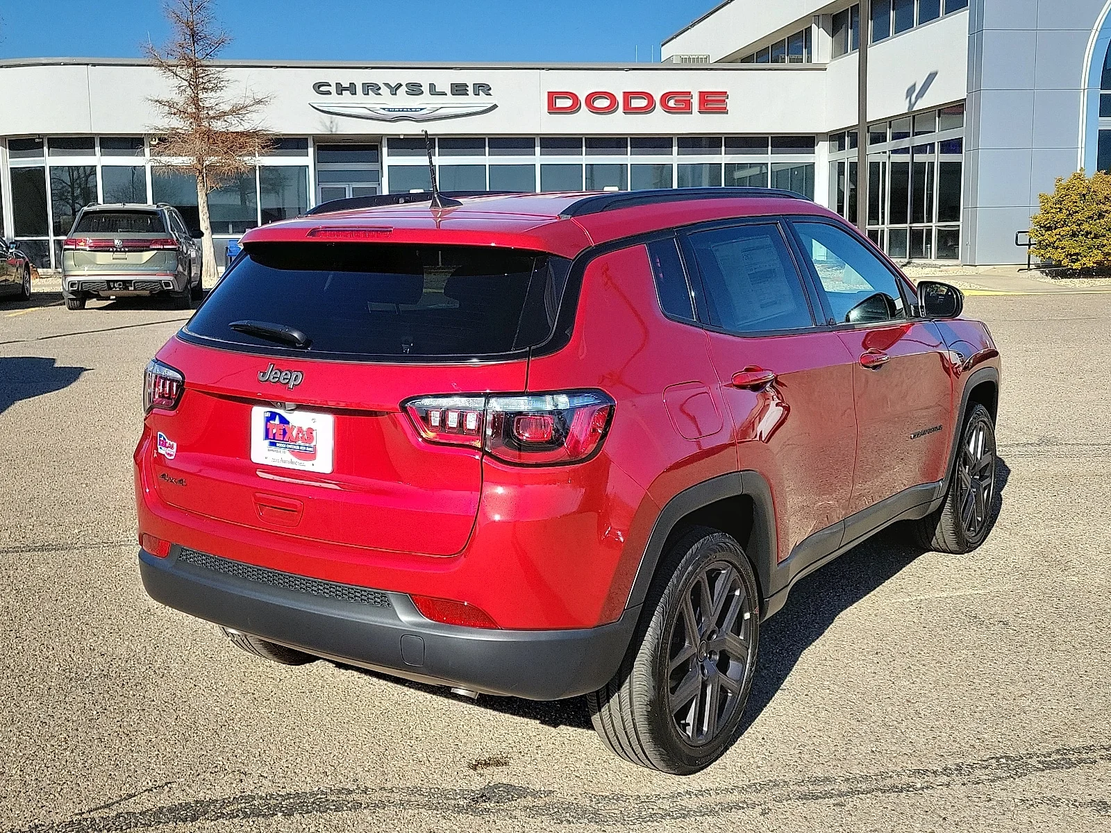 New 2026 Red Hot Pearlcoat Jeep LATITUDE ALTITUDE 4X4 image 4