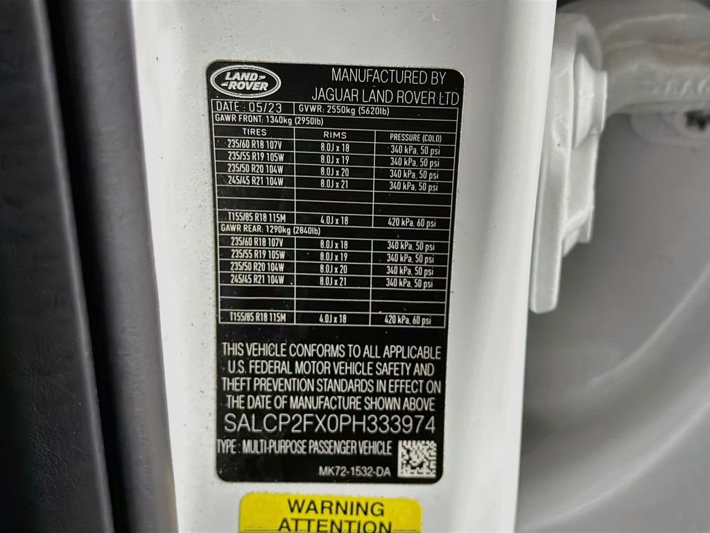 Used 2023 White Land Rover SE image 33
