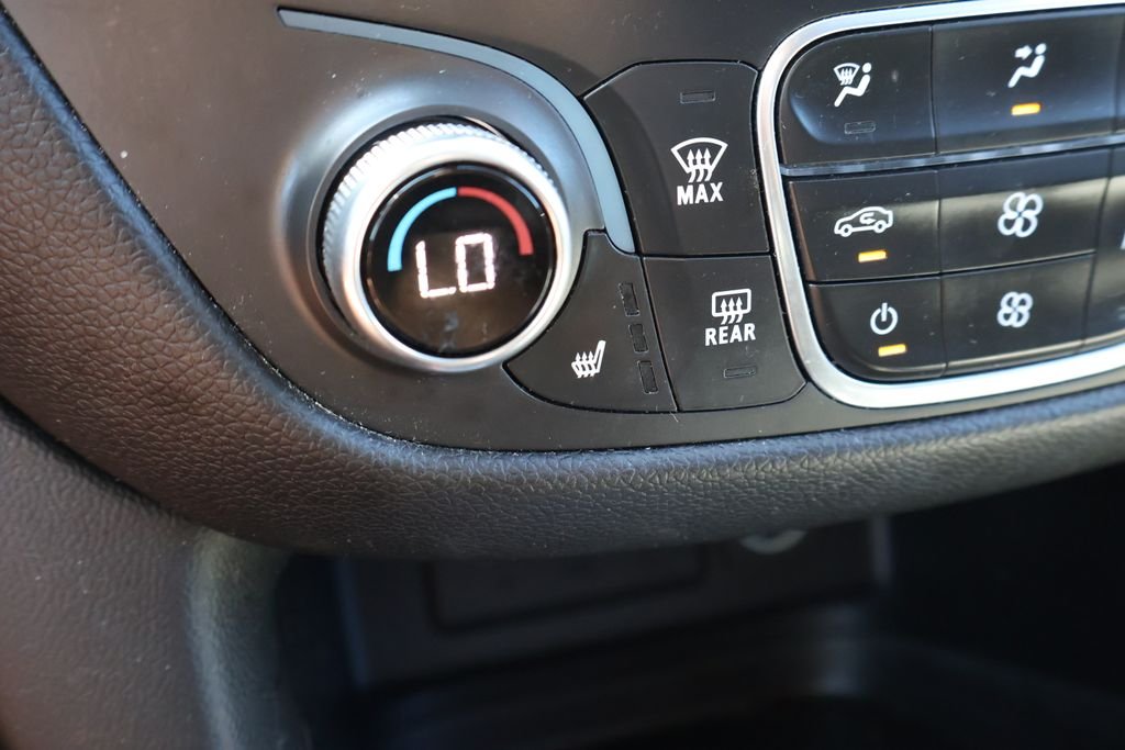 Used 2020 MIDNIGHT BLUE METALLIC Chevrolet LT image 29