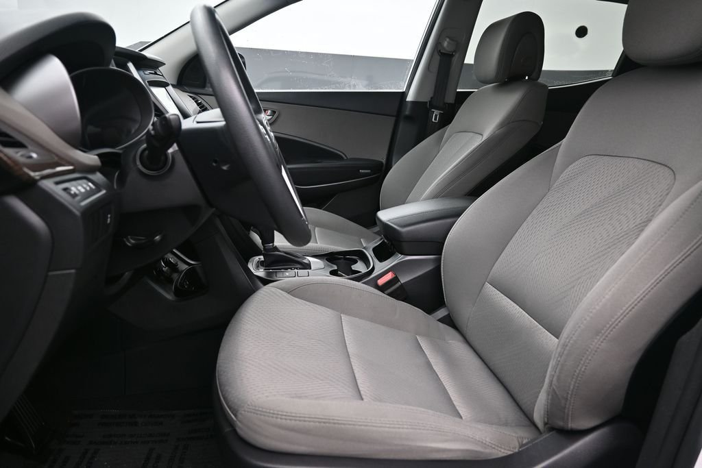 Used 2018 White Hyundai 2.4 Base image 10