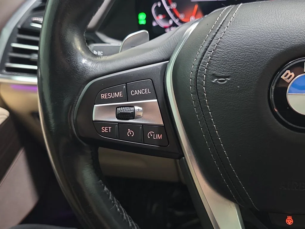 Used 2019 Black Sapphire Metallic BMW xDrive40i image 13