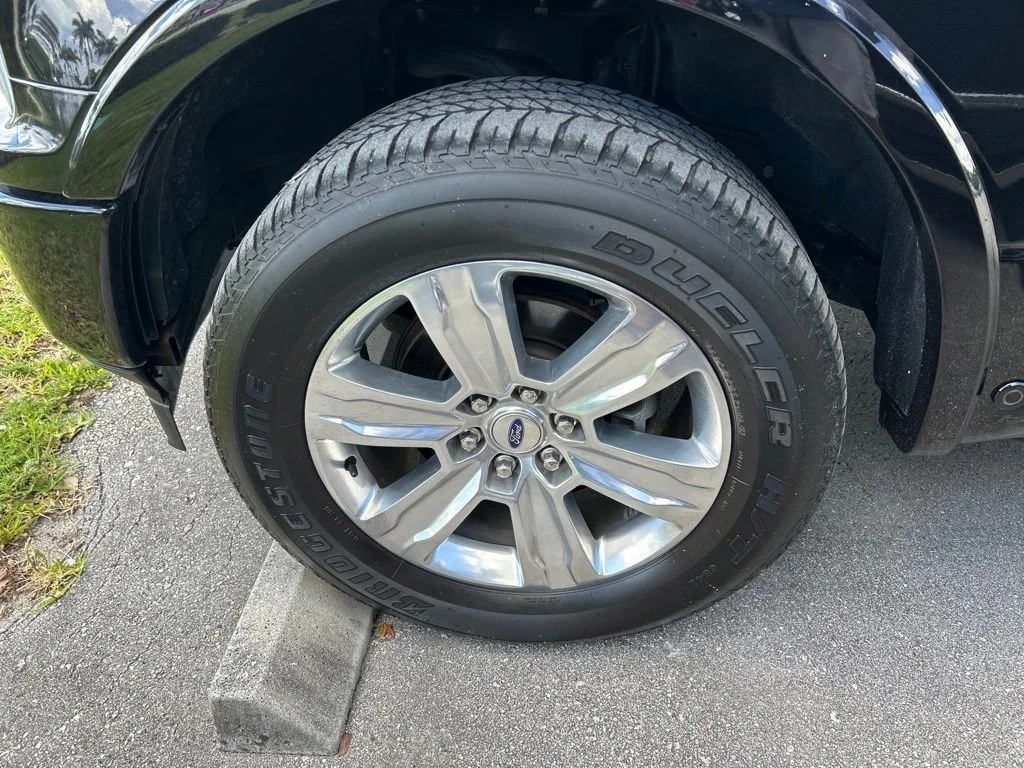 Used 2019 Black Metallic Ford Platinum image 53