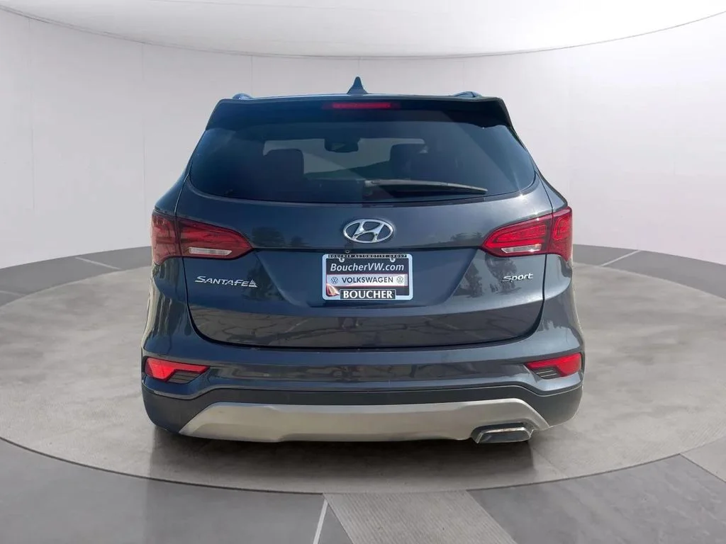 Used 2018 Platinum Graphite Hyundai 2.4 Base image 4