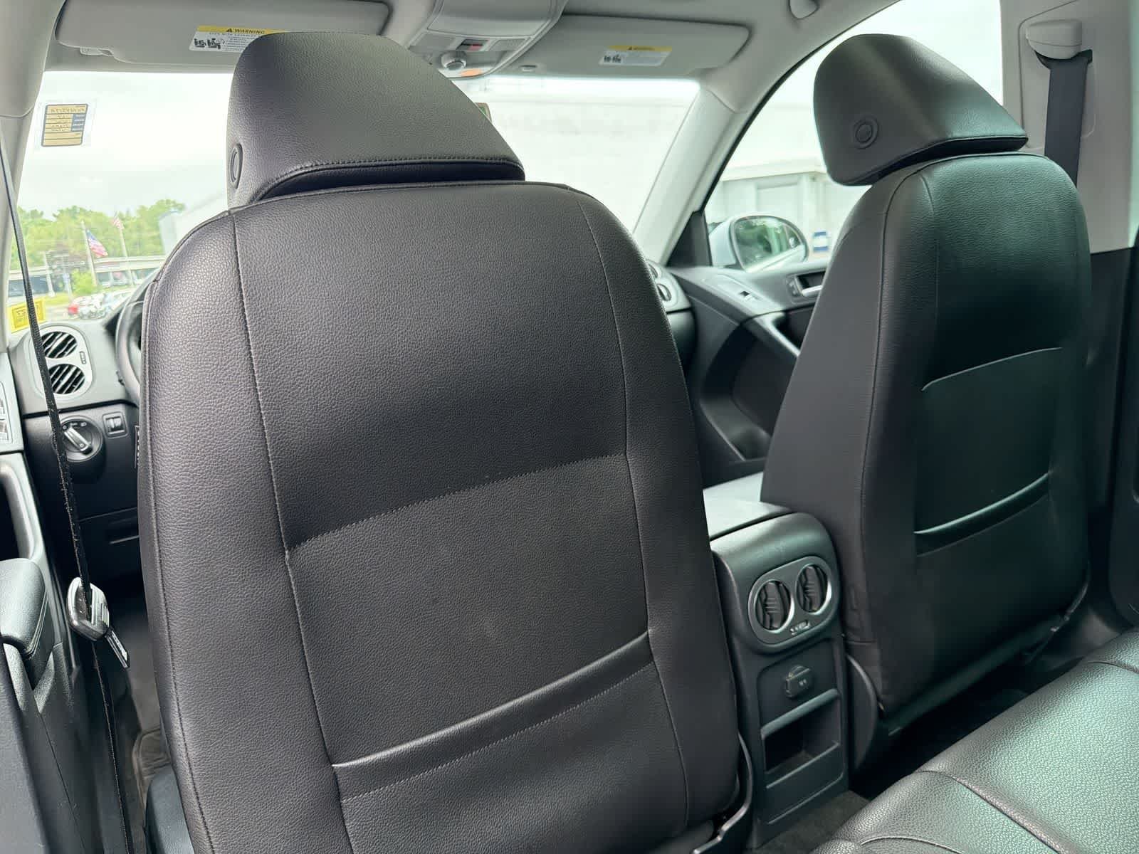Used 2017 Silver Volkswagen Wolfsburg Edition image 19