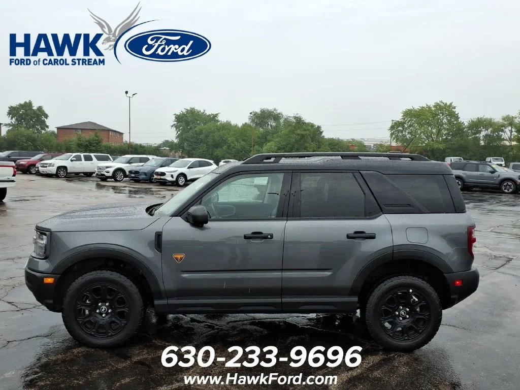 Certified Used 2025 Gray Metallic Ford Badlands image 4