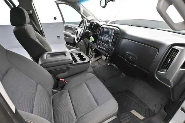 Used 2019 Silver Chevrolet LT image 44