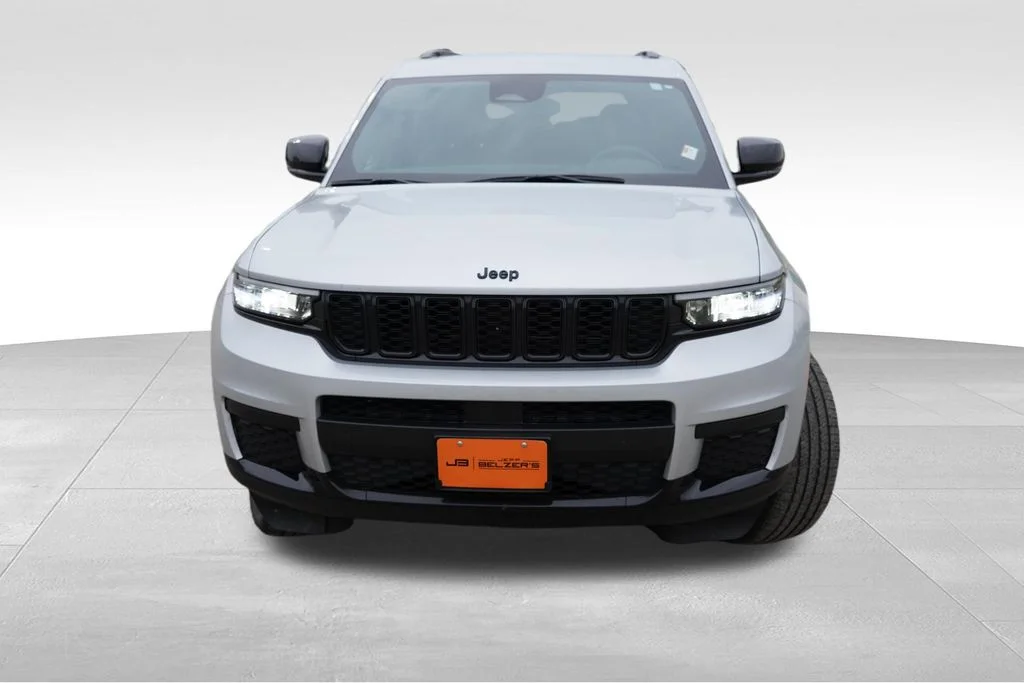 Certified Used 2023 Silver Jeep Altitude image 12
