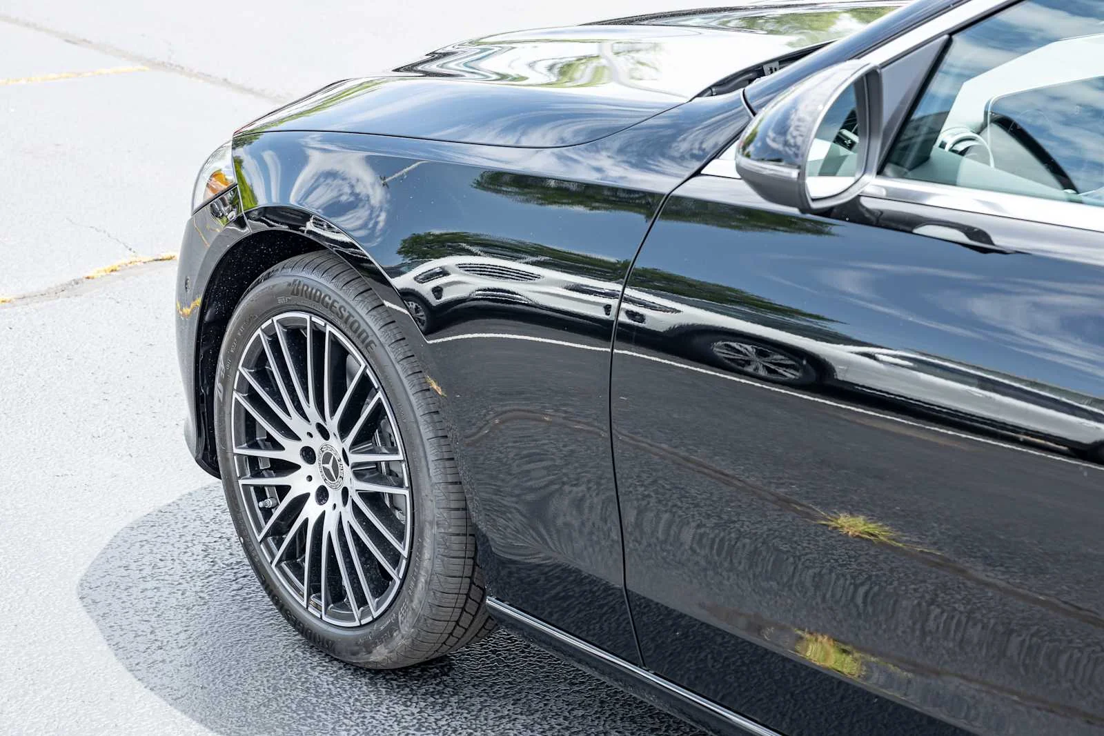 2025 Mercedes-Benz C-Class Sedan C 300 - Photo 25