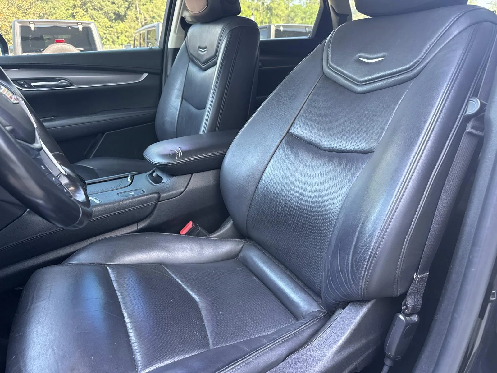 Used 2018 Black Cadillac FWD 4dr Luxury image 16