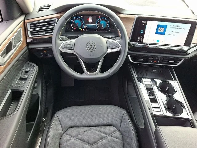 New 2026 Black Volkswagen 2.0T SE w/Technology image 7