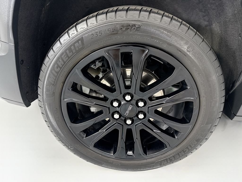 Used 2023 Summit White GMC SLE image 32