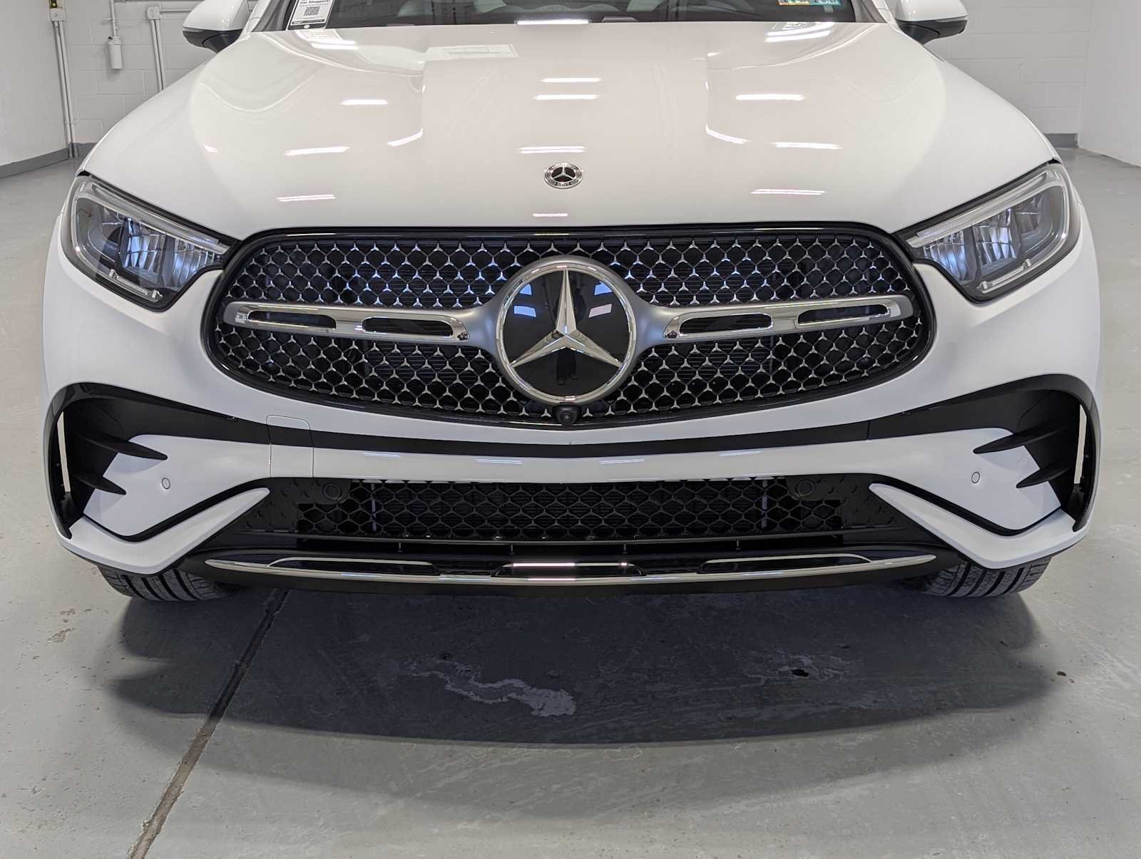 Certified Used 2026 Polar White Mercedes-Benz GLC 300 image 2