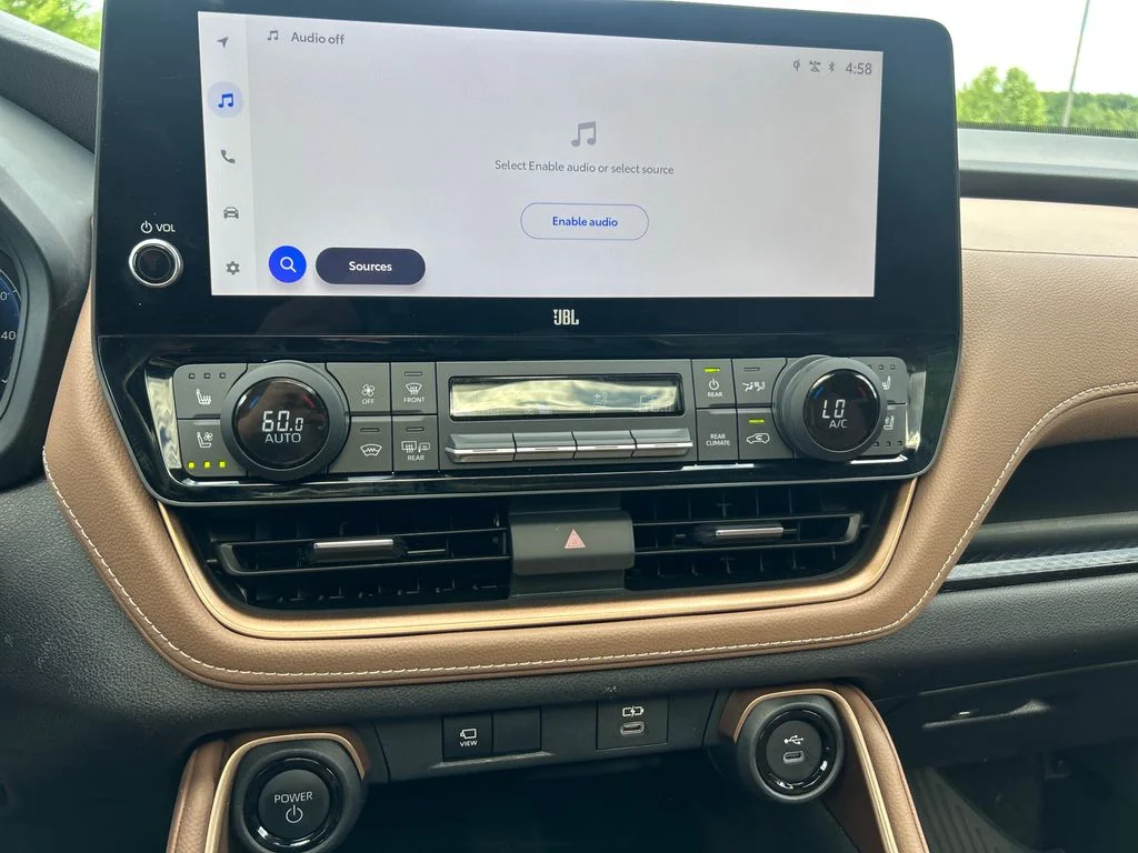 Certified Used 2025  Toyota MAX Platinum image 12