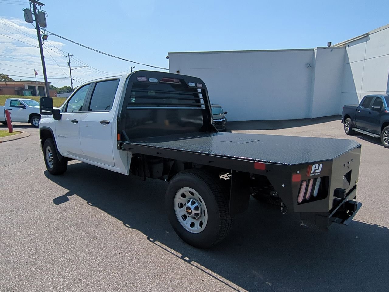 New 2025 Summit White Chevrolet WT image 6