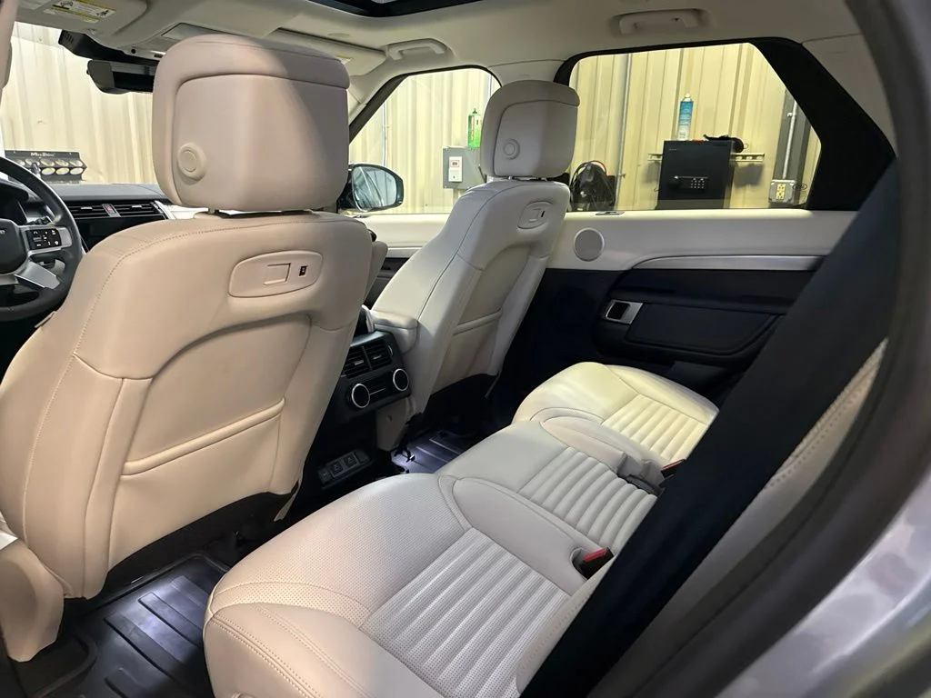 Used 2025 Gray Land Rover Dynamic SE image 4