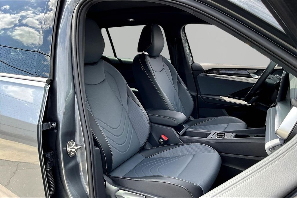 New 2026 Gray Volkswagen SE R-Line Black image 28