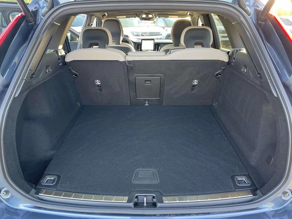 Certified Used 2026 Denim Blue Metallic Volvo Core image 30