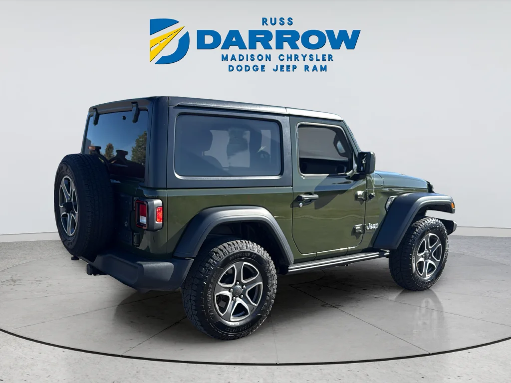 Used 2021 Green Jeep Sport S image 5
