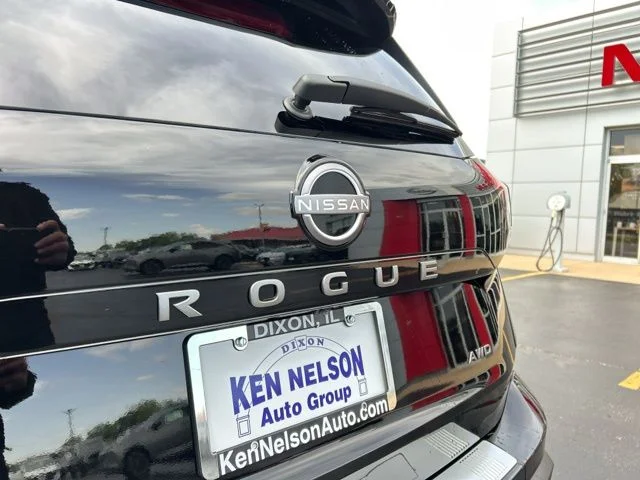 New 2026 Super Black Nissan SV image 5