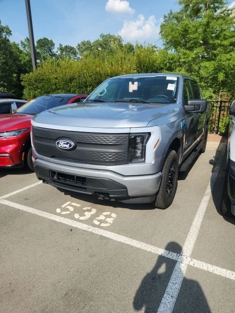 Used 2025 Silver Ford XLT image 1