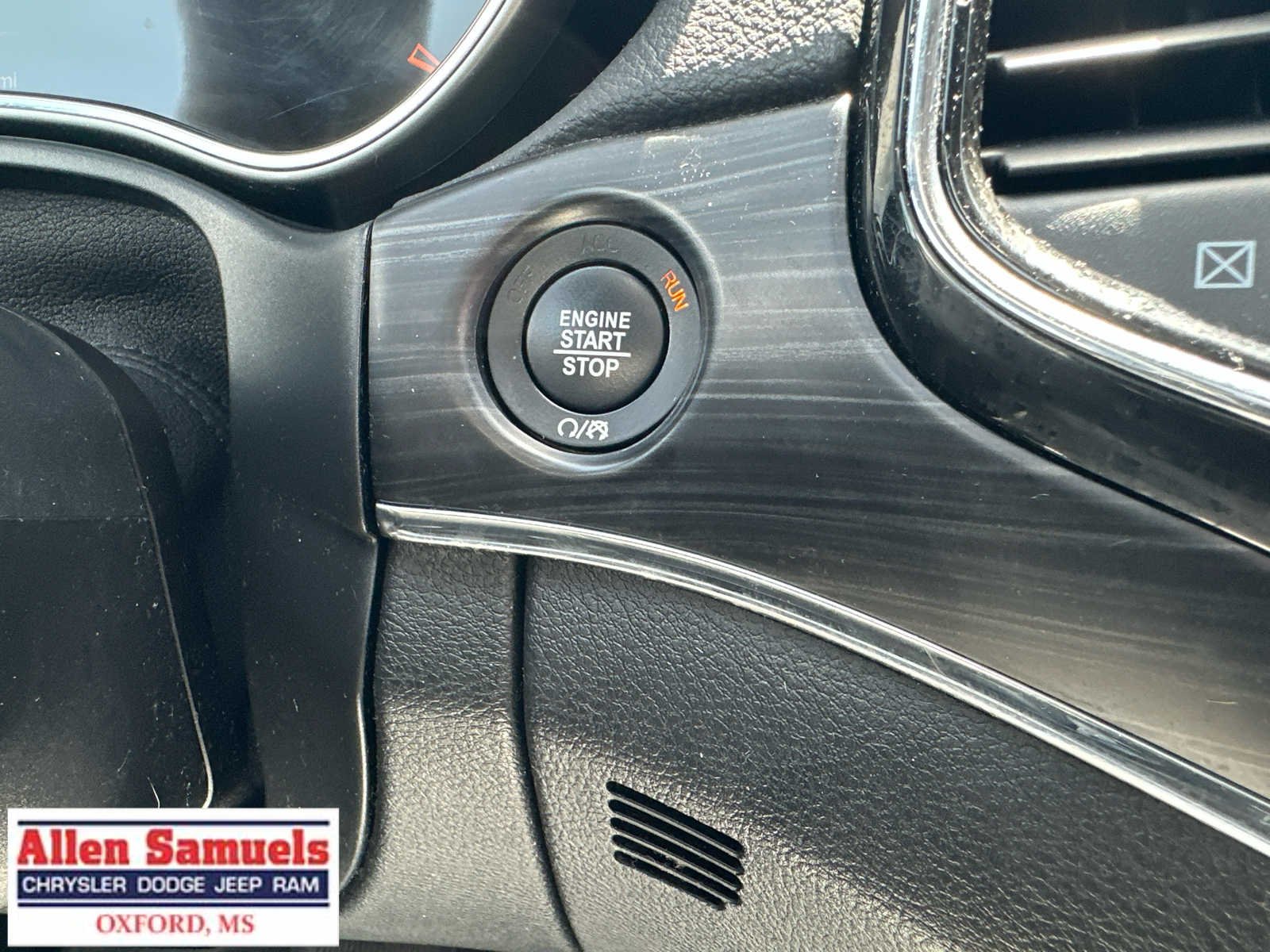 Used 2022 Bright White Clearcoat Jeep Limited image 17