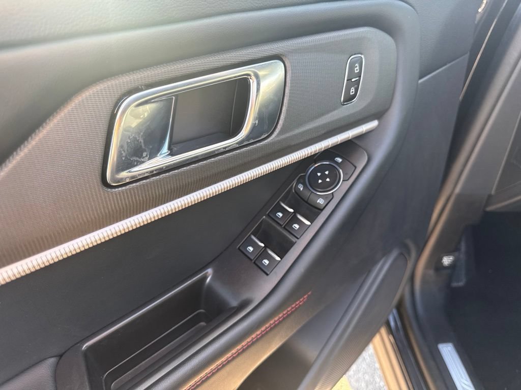 Used 2025 Black Metallic Ford ST-Line image 25