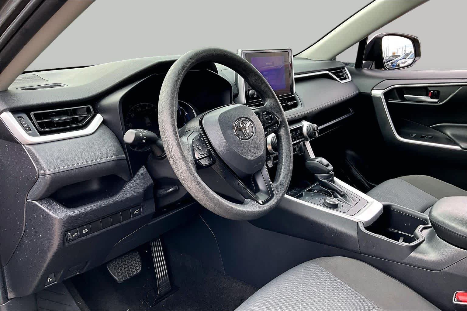 Used 2025 Magnetic Gray Metallic Toyota Hybrid XLE image 35
