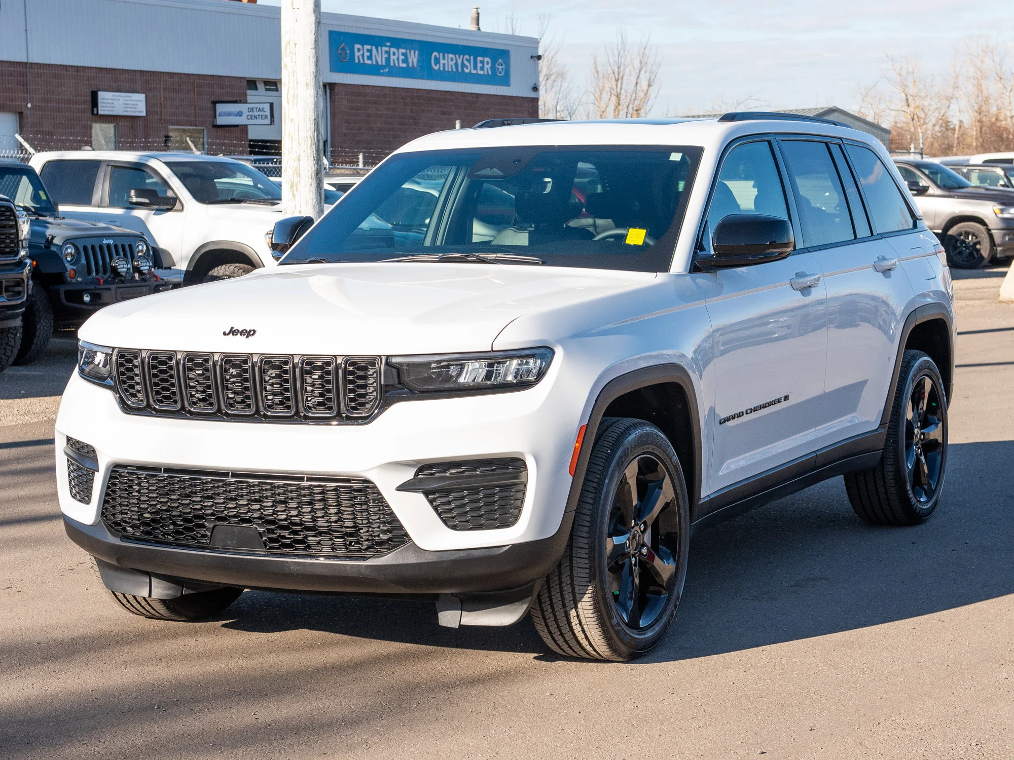 Certified Used 2025 White Jeep Altitude * Trailer Tow Package, Sunroof, Heated Seats, No Accidents image 12