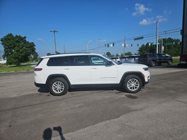 Used 2024 White Jeep Laredo image 5