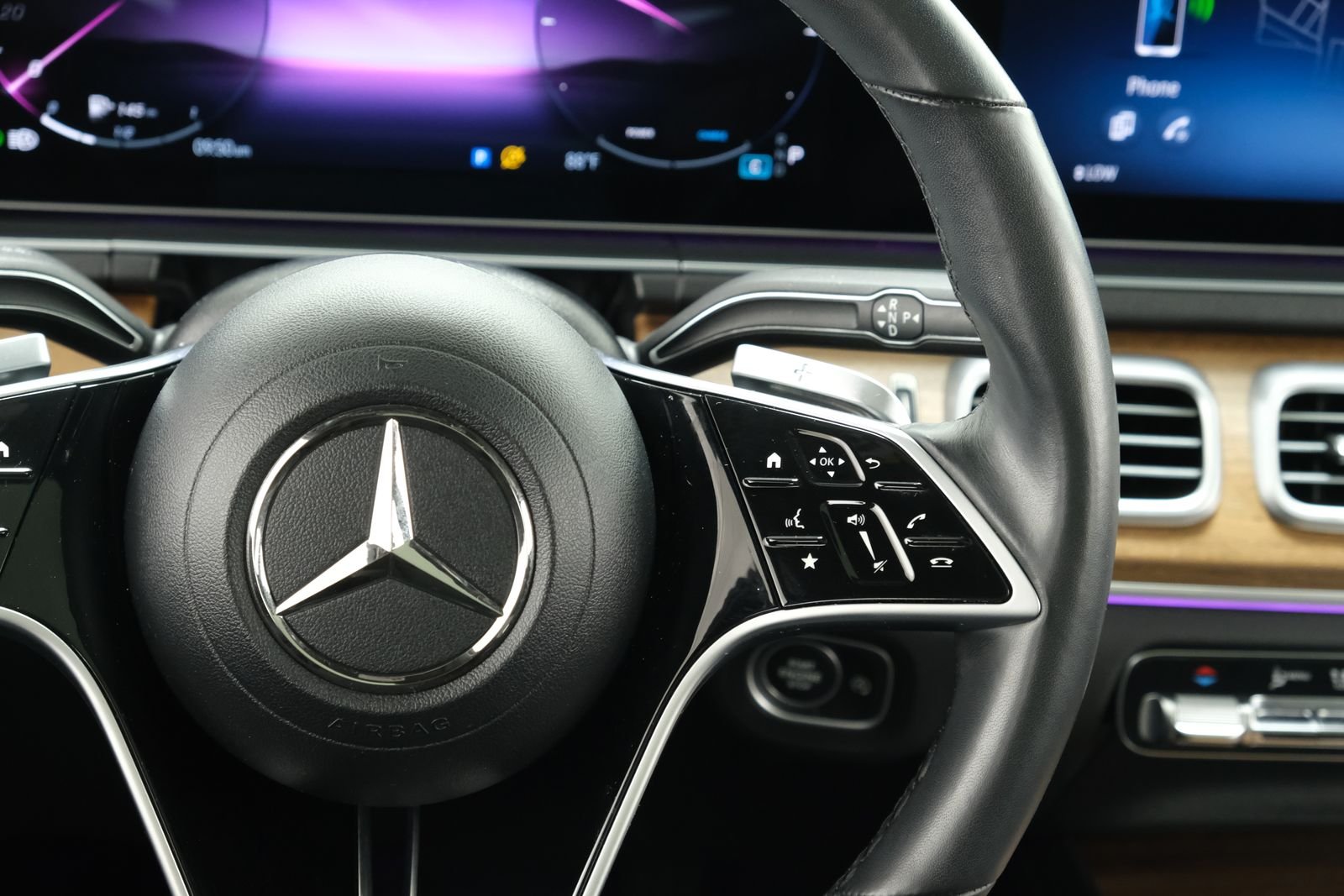 Used 2024 Obsidian Black Metallic Mercedes-Benz GLE 450 image 13