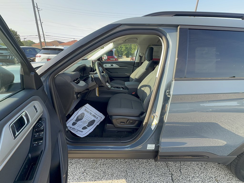 New 2026 Vapor Blue Metallic Ford Active image 11
