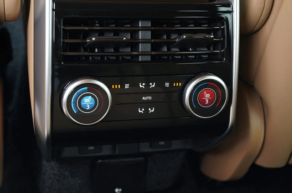 New 2026 Varesine Blue Land Rover SE image 33