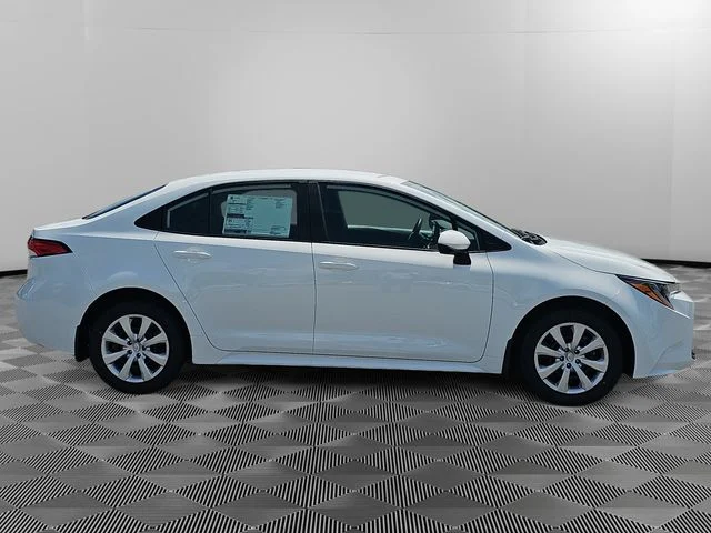 New 2026 Ice Cap Toyota LE image 5