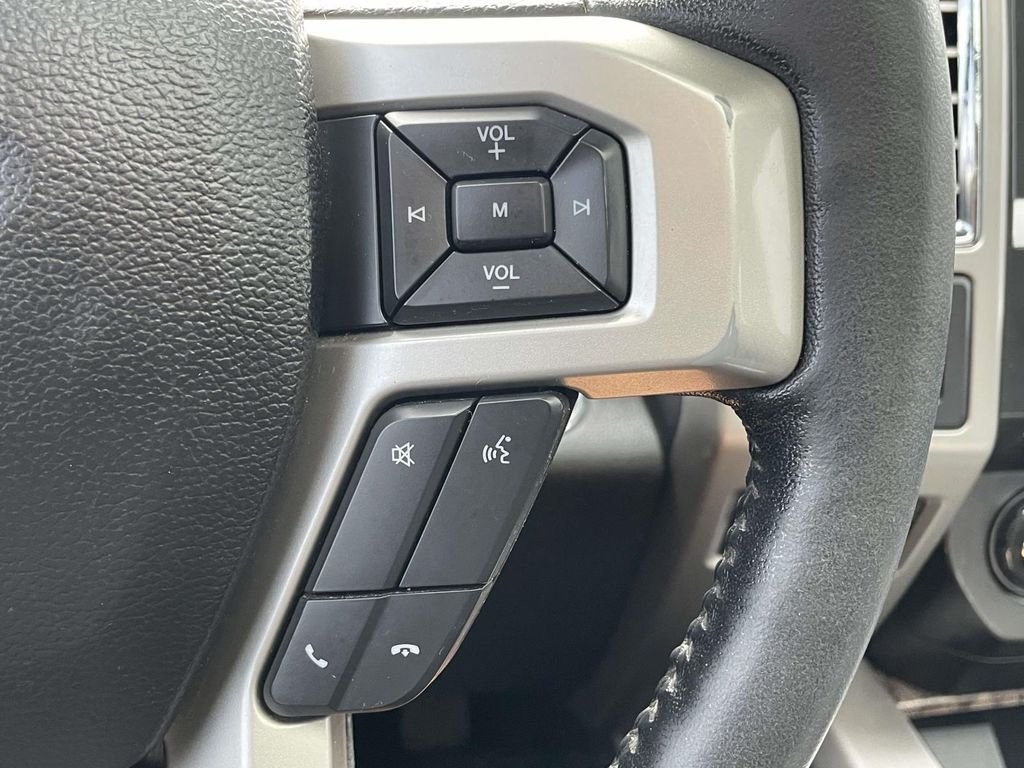 Used 2017 White Platinum Metallic Tri-Coat Ford Lariat image 12