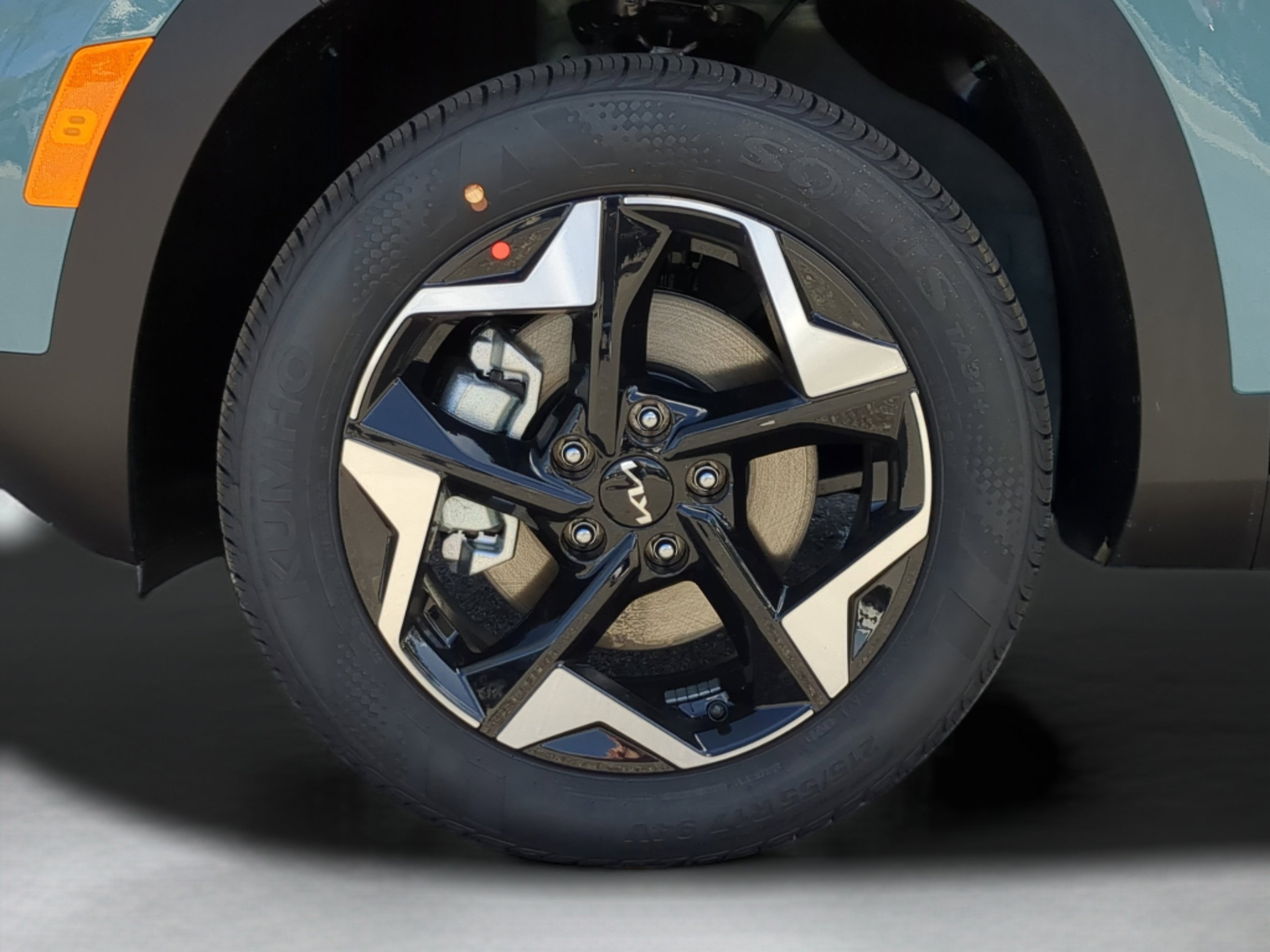 New 2026 Pluton Blue/Black Roof Kia S image 25