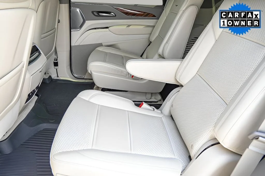 Used 2024 White Cadillac Sport Platinum image 36